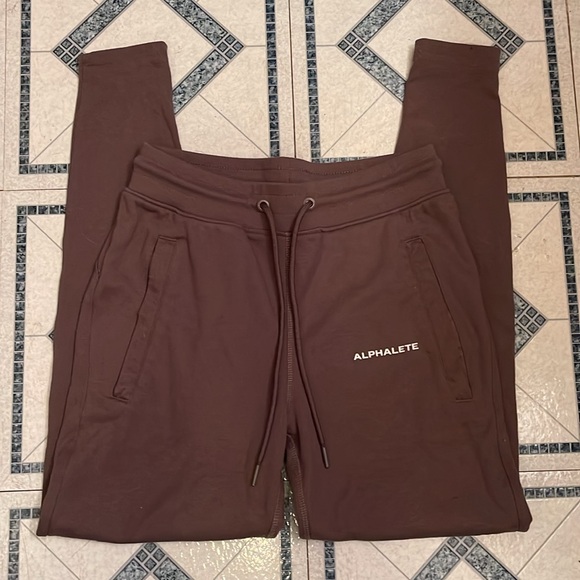 Alphalete Core Jogger in color Mocha - Picture 2 of 4